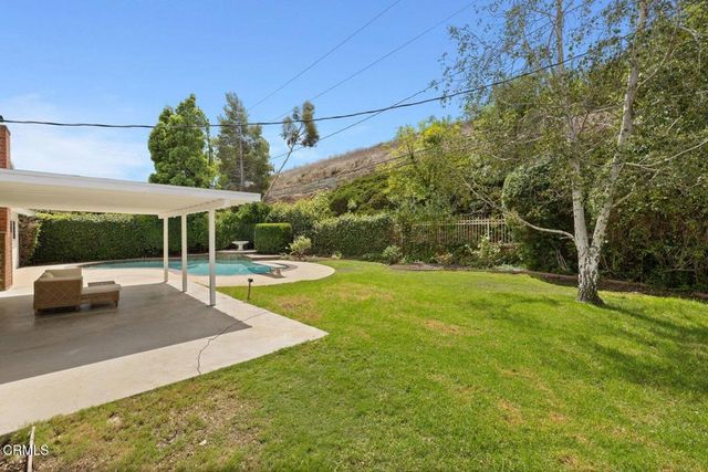 290 Columbia Road, Thousand Oaks, CA 91360