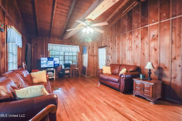 13372 River Road, Gulfport, MS 39503