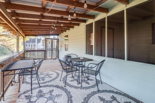 13372 River Road, Gulfport, MS 39503