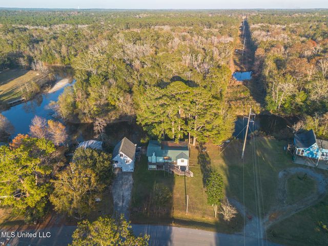 13372 River Road, Gulfport, MS 39503