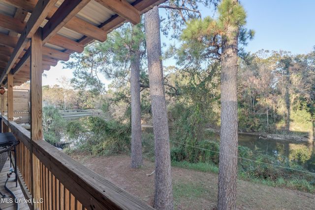 13372 River Road, Gulfport, MS 39503