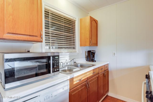 13372 River Road, Gulfport, MS 39503