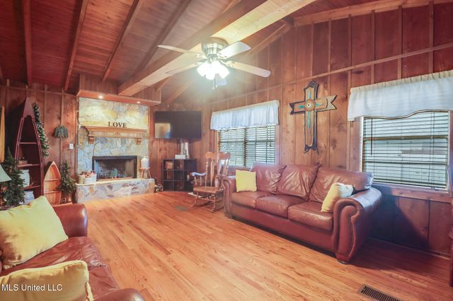 13372 River Road, Gulfport, MS 39503