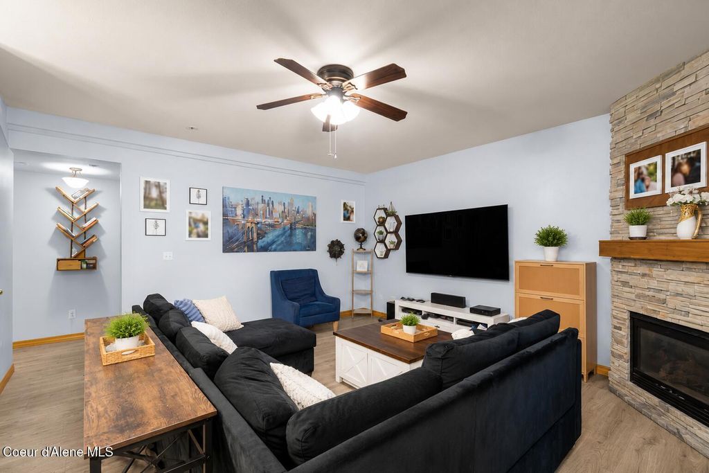 375 E Whispering Pines LN, UNIT 2, Coeur d'Alene, ID 83815 photo 3