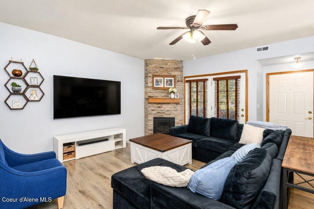 375 E Whispering Pines LN, UNIT 2, Coeur d'Alene, ID 83815 photo 5