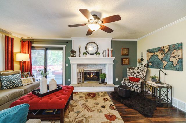 613 Chicago Drive, Burnsville, MN 55306