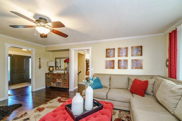 613 Chicago Drive, Burnsville, MN 55306