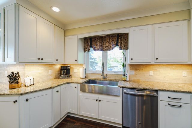 613 Chicago Drive, Burnsville, MN 55306