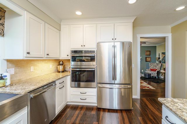 613 Chicago Drive, Burnsville, MN 55306