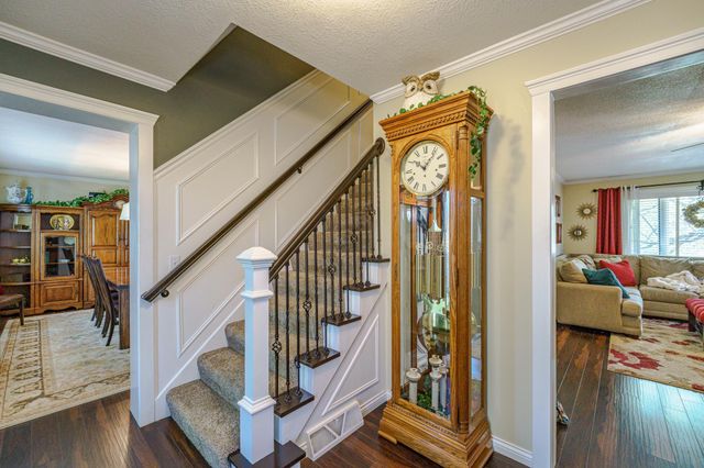 613 Chicago Drive, Burnsville, MN 55306