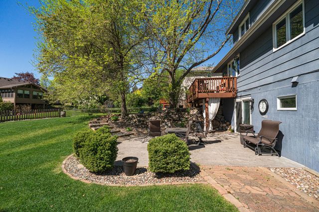 613 Chicago Drive, Burnsville, MN 55306