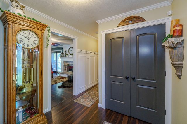613 Chicago Drive, Burnsville, MN 55306