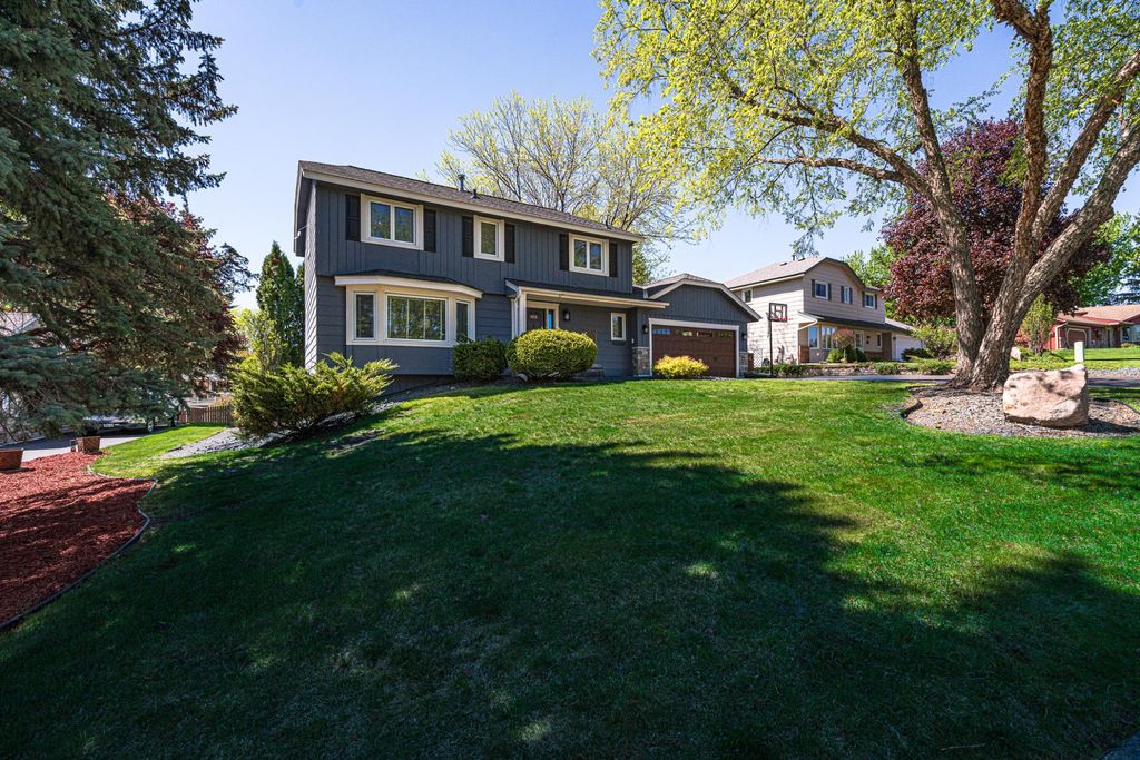 613 Chicago Drive, Burnsville, MN 55306