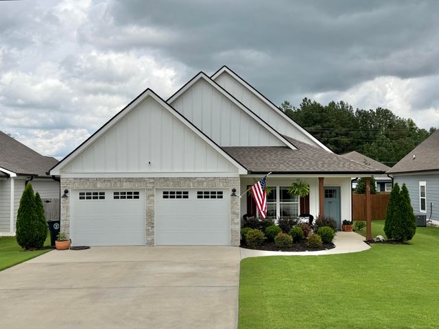 92 Country Cove Drive, Rossville, GA 30741