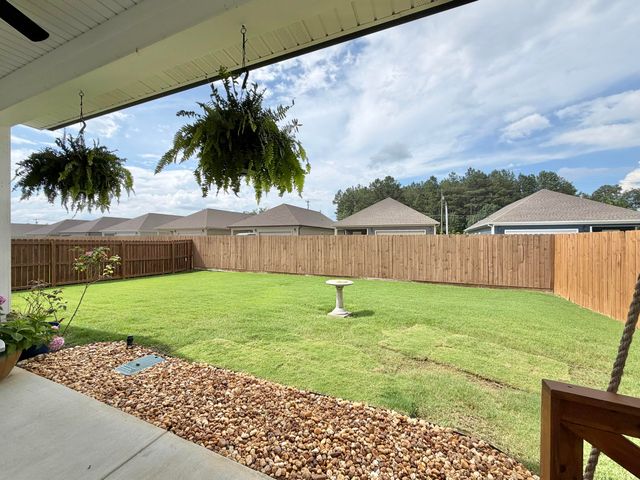 92 Country Cove Drive, Rossville, GA 30741