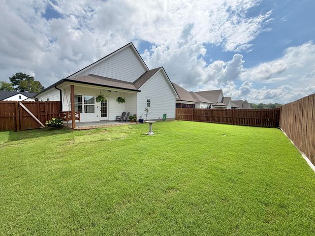 92 Country Cove Drive, Rossville, GA 30741