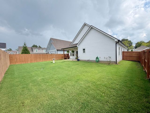 92 Country Cove Drive, Rossville, GA 30741