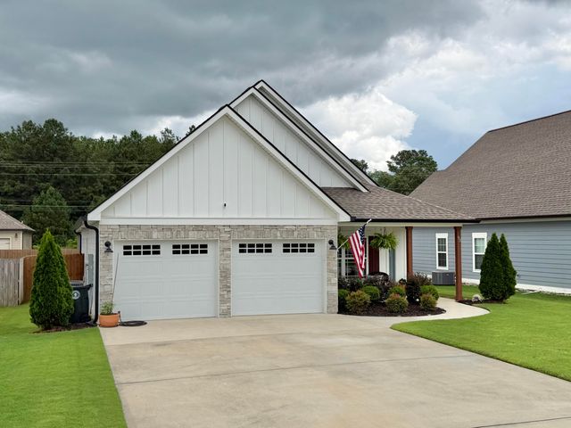 92 Country Cove Drive, Rossville, GA 30741