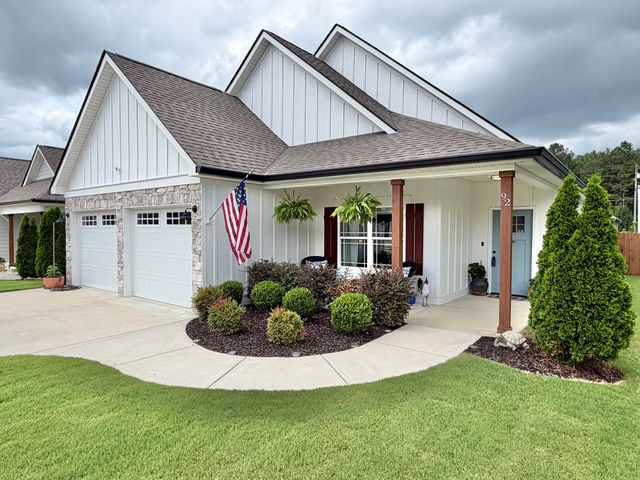 92 Country Cove Drive, Rossville, GA 30741