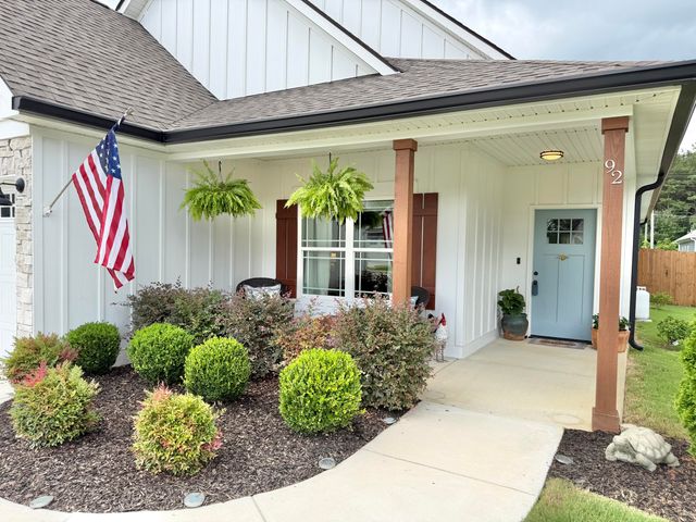 92 Country Cove Drive, Rossville, GA 30741