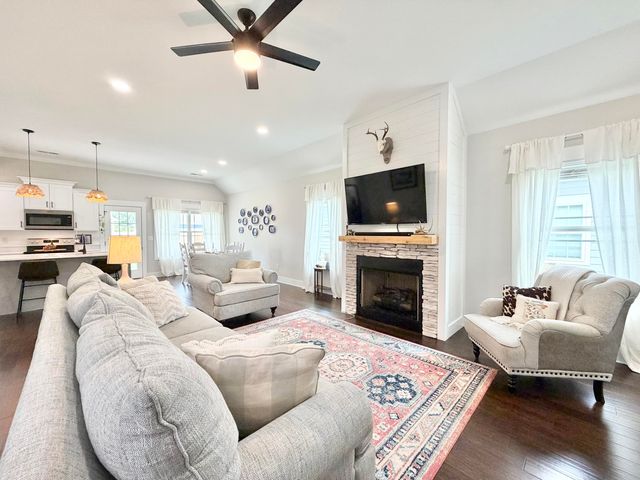 92 Country Cove Drive, Rossville, GA 30741