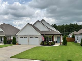 92 Country Cove Drive, Rossville, GA 30741
