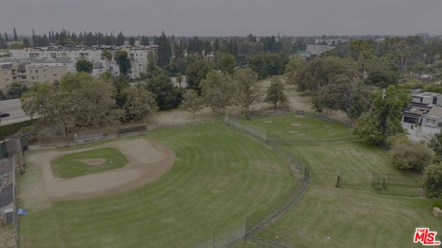 4000 Denny Avenue, Studio City, CA 91604