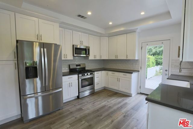 4000 Denny Avenue, Studio City, CA 91604