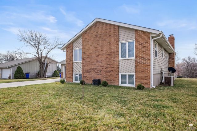 1501 Holly Lane, Junction City, KS 66441
