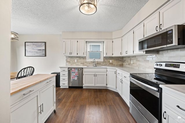 1501 Holly Lane, Junction City, KS 66441