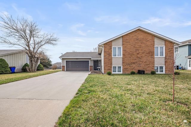 1501 Holly Lane, Junction City, KS 66441
