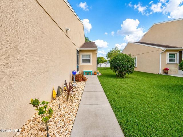 2213 Hawks Cove Circle, New Smyrna Beach, FL 32168