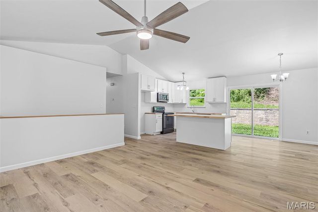 687 Woodview Drive, Villa Ridge, MO 63089