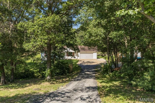 687 Woodview Drive, Villa Ridge, MO 63089