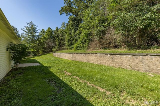 687 Woodview Drive, Villa Ridge, MO 63089