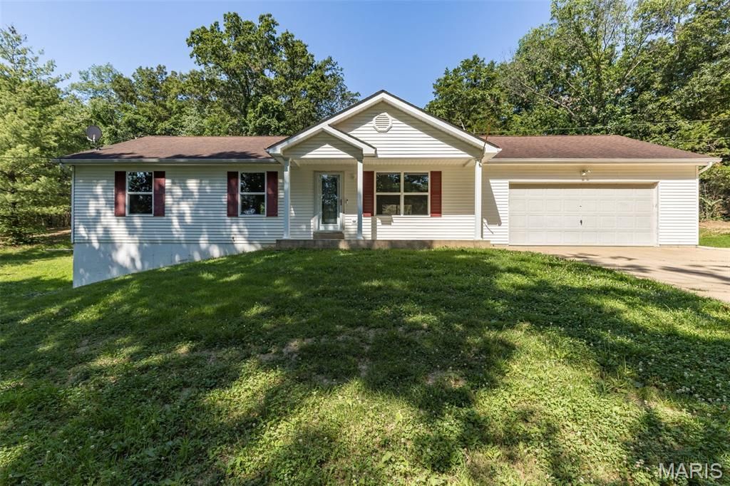 687 Woodview Drive, Villa Ridge, MO 63089
