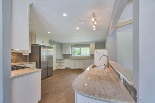 2509 Longwood Drive, Pearland, TX 77581