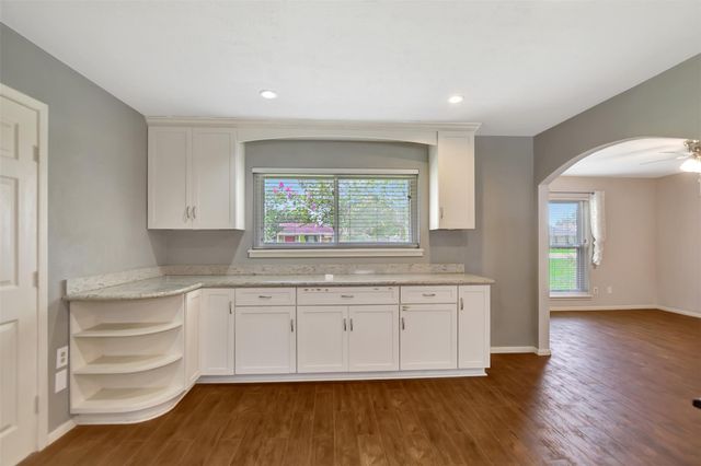 2509 Longwood Drive, Pearland, TX 77581