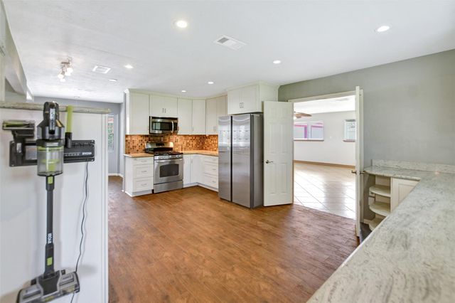 2509 Longwood Drive, Pearland, TX 77581
