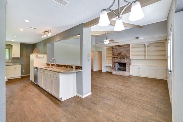 2509 Longwood Drive, Pearland, TX 77581