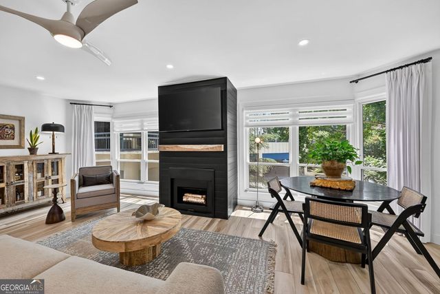 244 13th Street 201, Atlanta, GA 30309