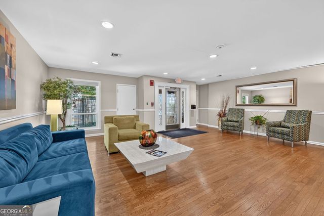 244 13th Street 201, Atlanta, GA 30309