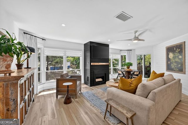 244 13th Street 201, Atlanta, GA 30309