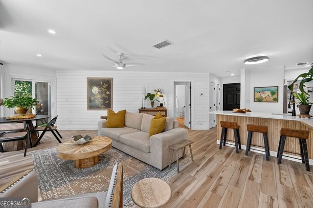 244 13th Street 201, Atlanta, GA 30309