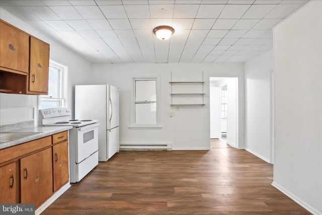 25 HARRISON AVE, Berkeley Springs, WV 25411