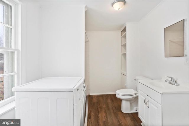 25 HARRISON AVE, Berkeley Springs, WV 25411