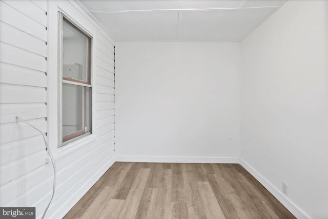 25 HARRISON AVE, Berkeley Springs, WV 25411