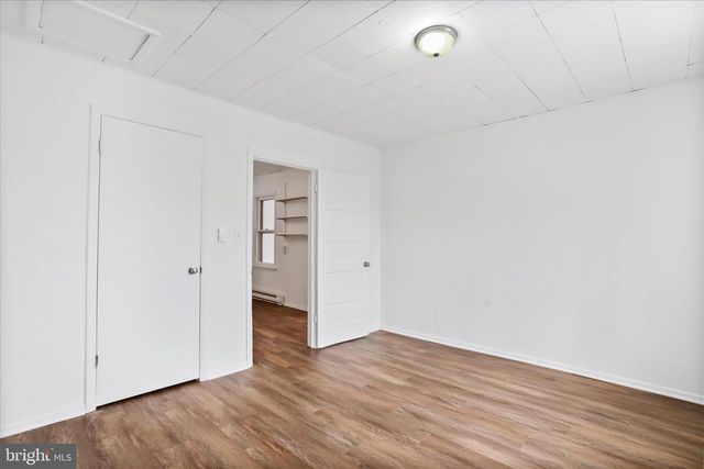 25 HARRISON AVE, Berkeley Springs, WV 25411