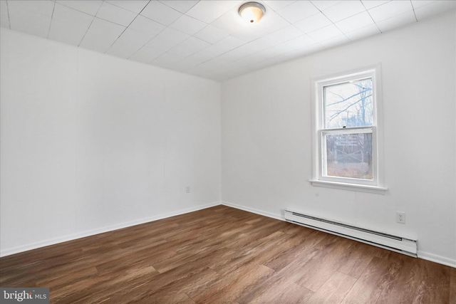 25 HARRISON AVE, Berkeley Springs, WV 25411