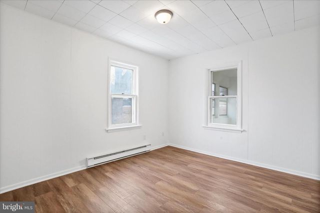 25 HARRISON AVE, Berkeley Springs, WV 25411